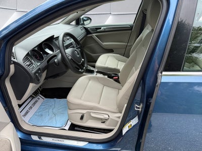 2017 Volkswagen Golf Alltrack Base
