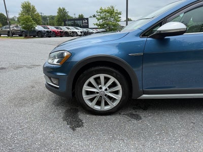 2017 Volkswagen Golf Alltrack Base