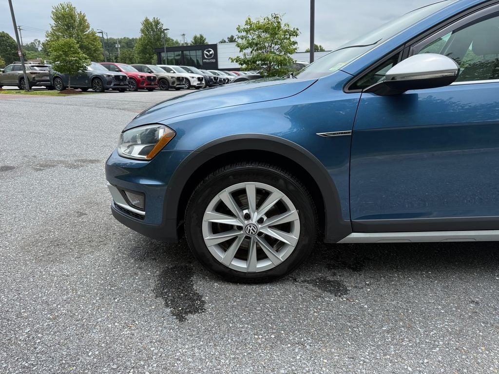 2017 Volkswagen Golf Alltrack Base