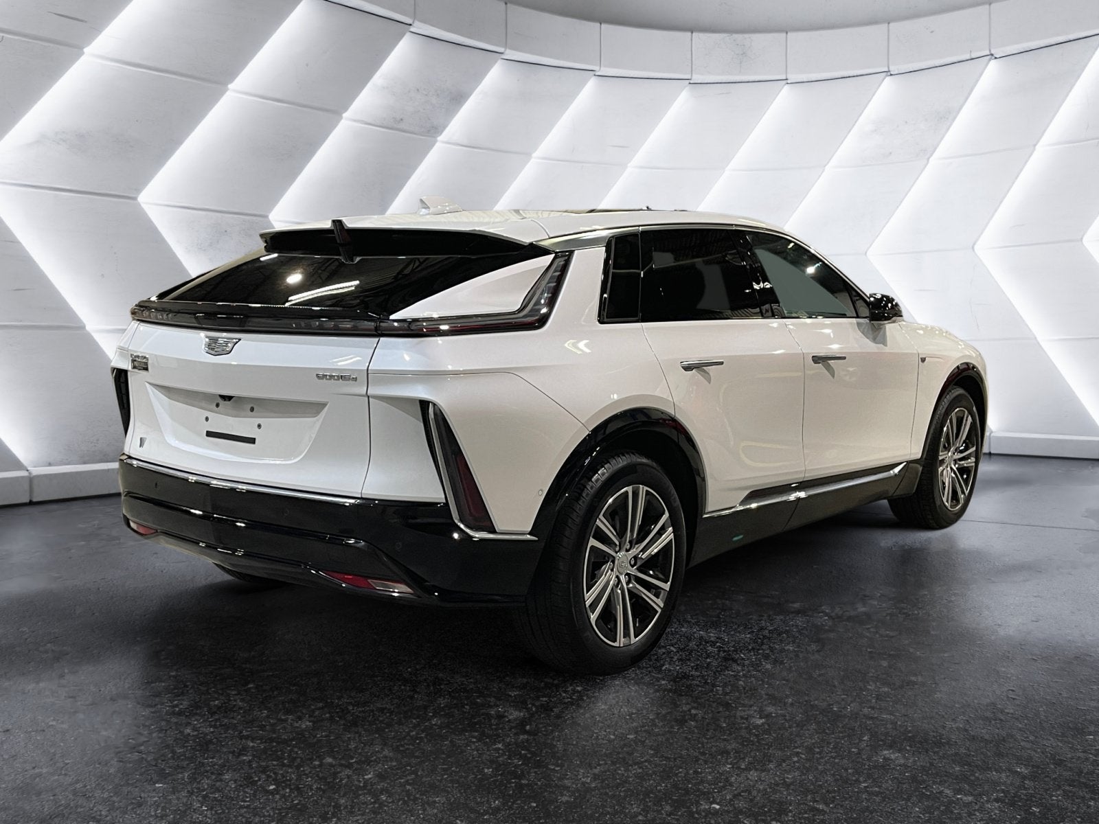 2025 Cadillac LYRIQ Luxury 1