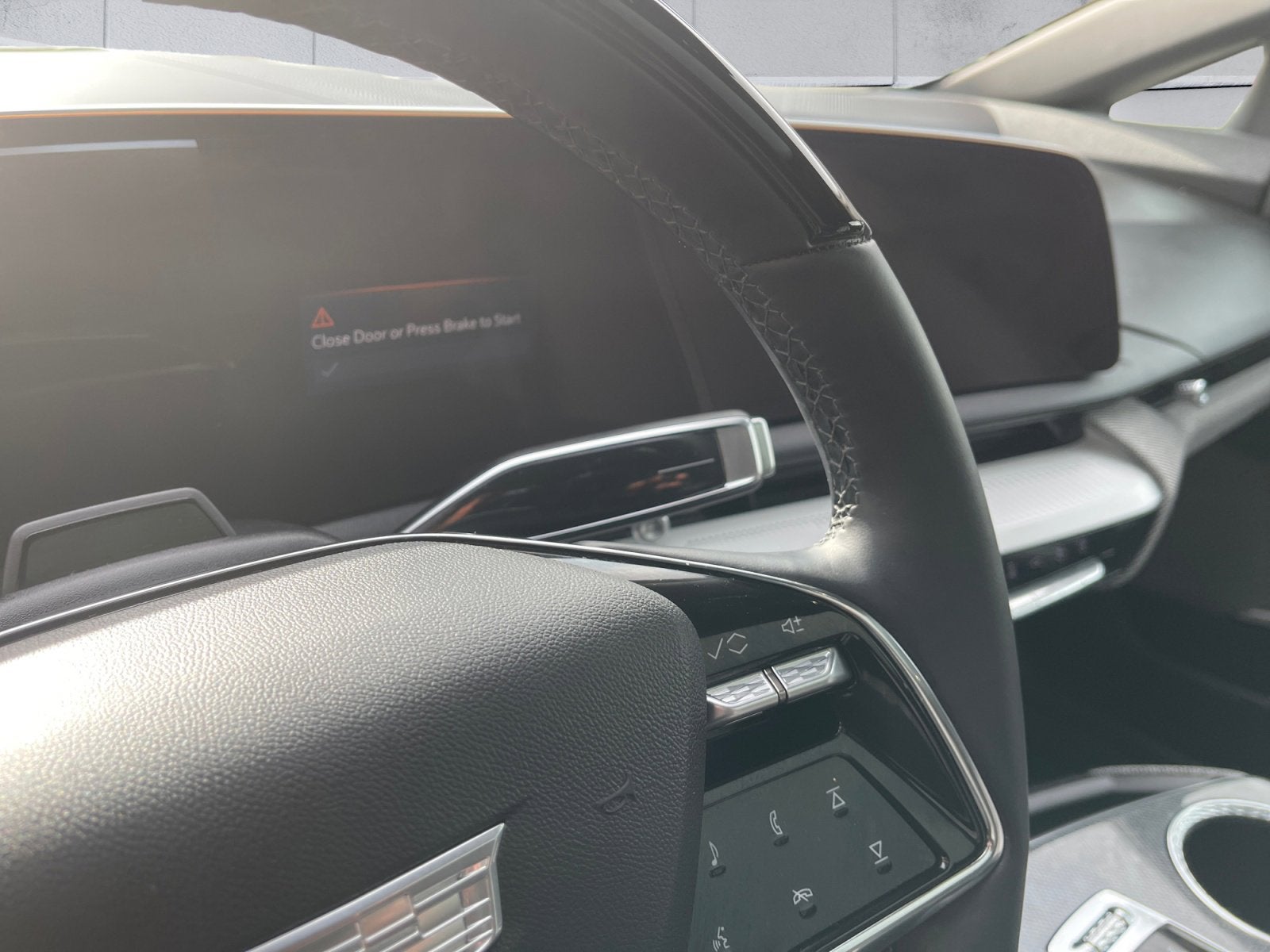 2025 Cadillac OPTIQ Luxury 2