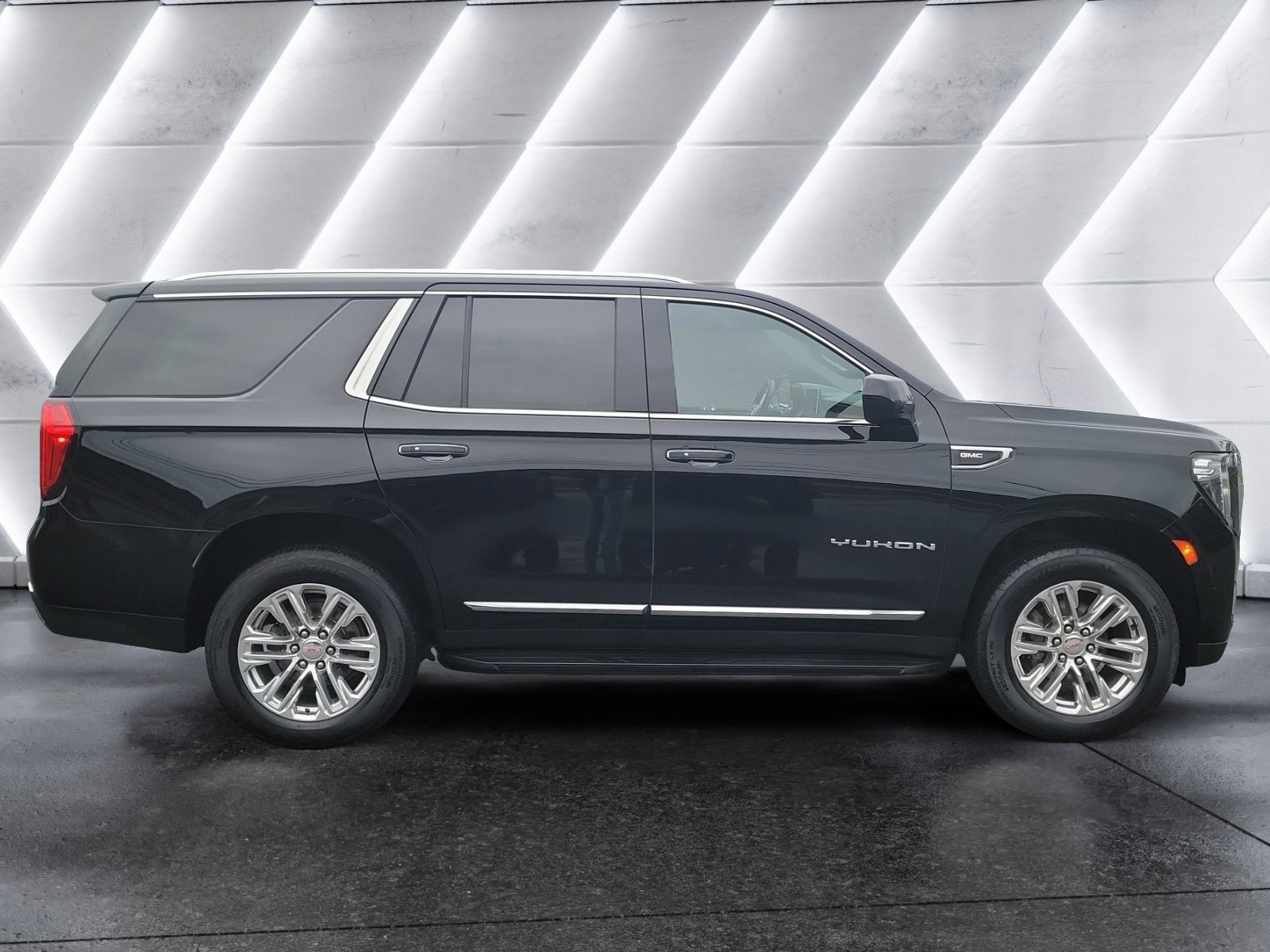 2023 GMC Yukon SLT