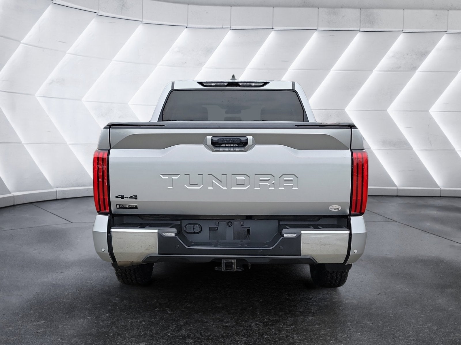 2022 Toyota Tundra 4WD SR5
