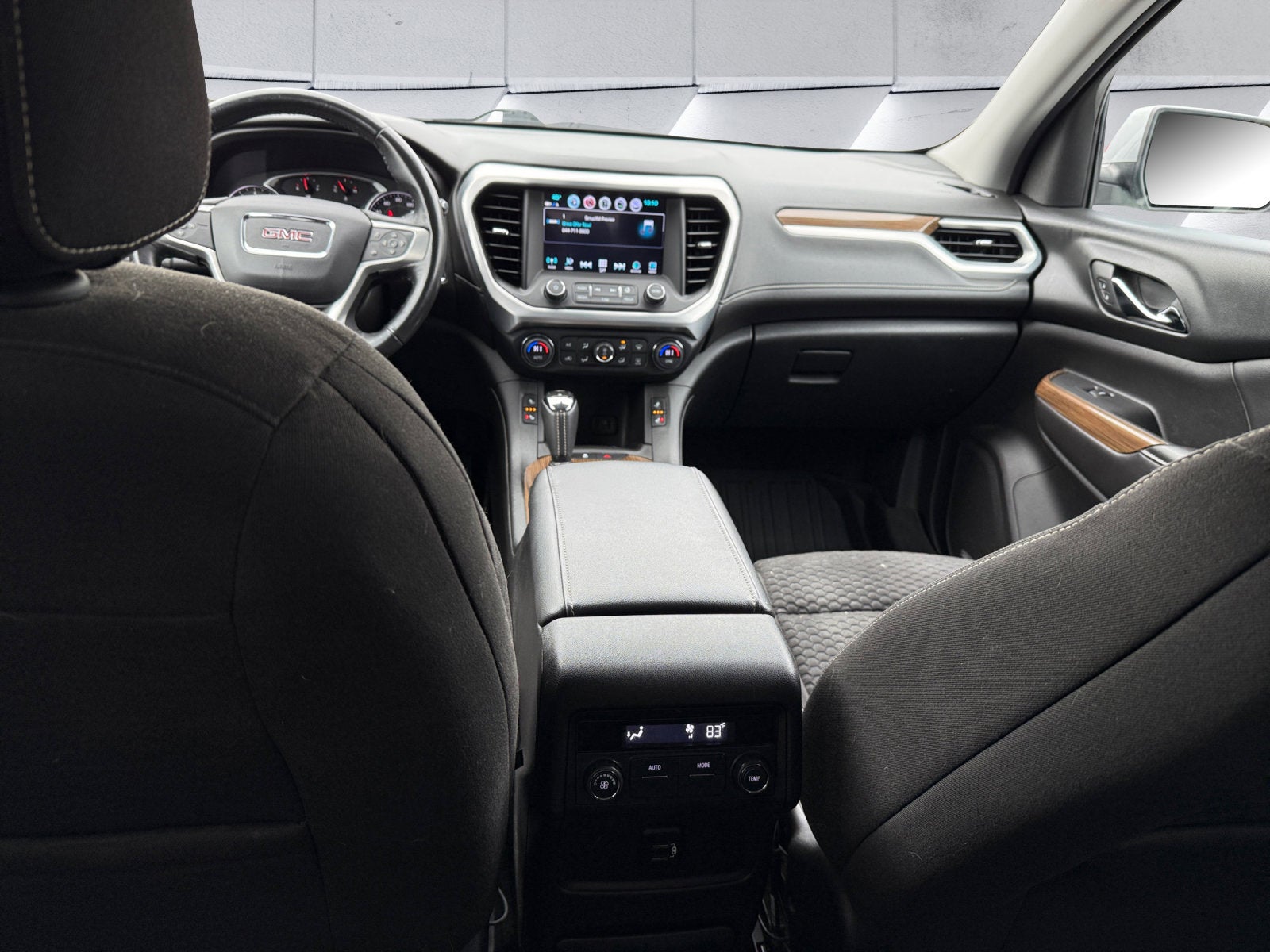 2017 GMC Acadia SLE