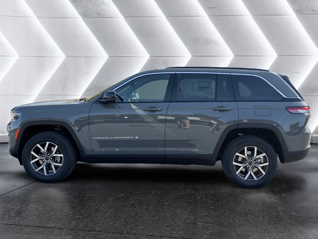 2027 Jeep Grand Cherokee Laredo X