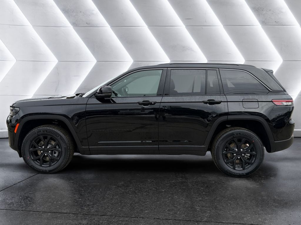 2026 Jeep Grand Cherokee Laredo
