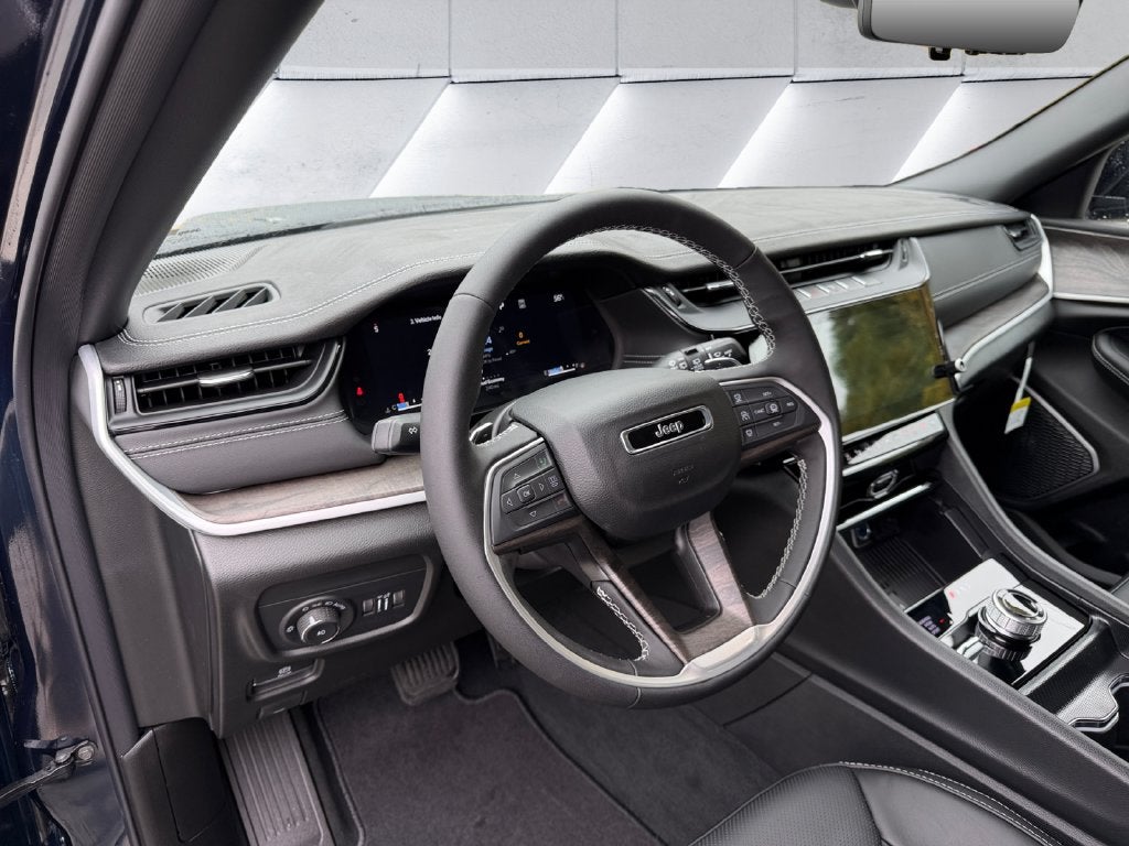 2027 Jeep Grand Cherokee Limited Reserve