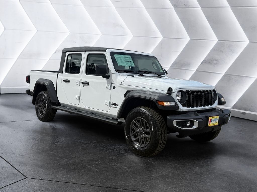 2026 Jeep Gladiator Sport