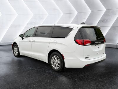 2027 Chrysler Pacifica LX