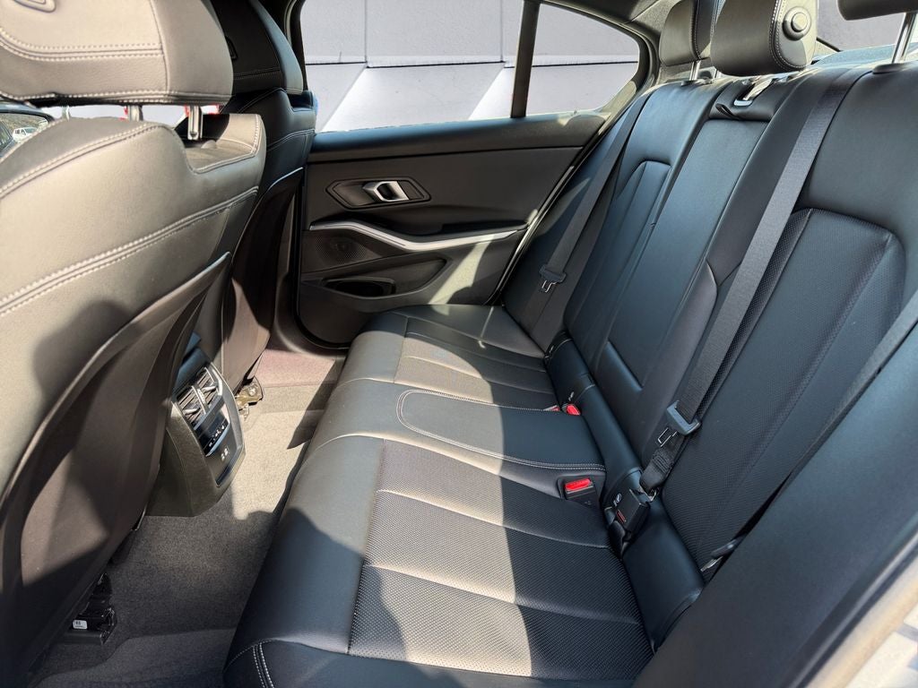 2025 BMW 3 Series 330i xDrive