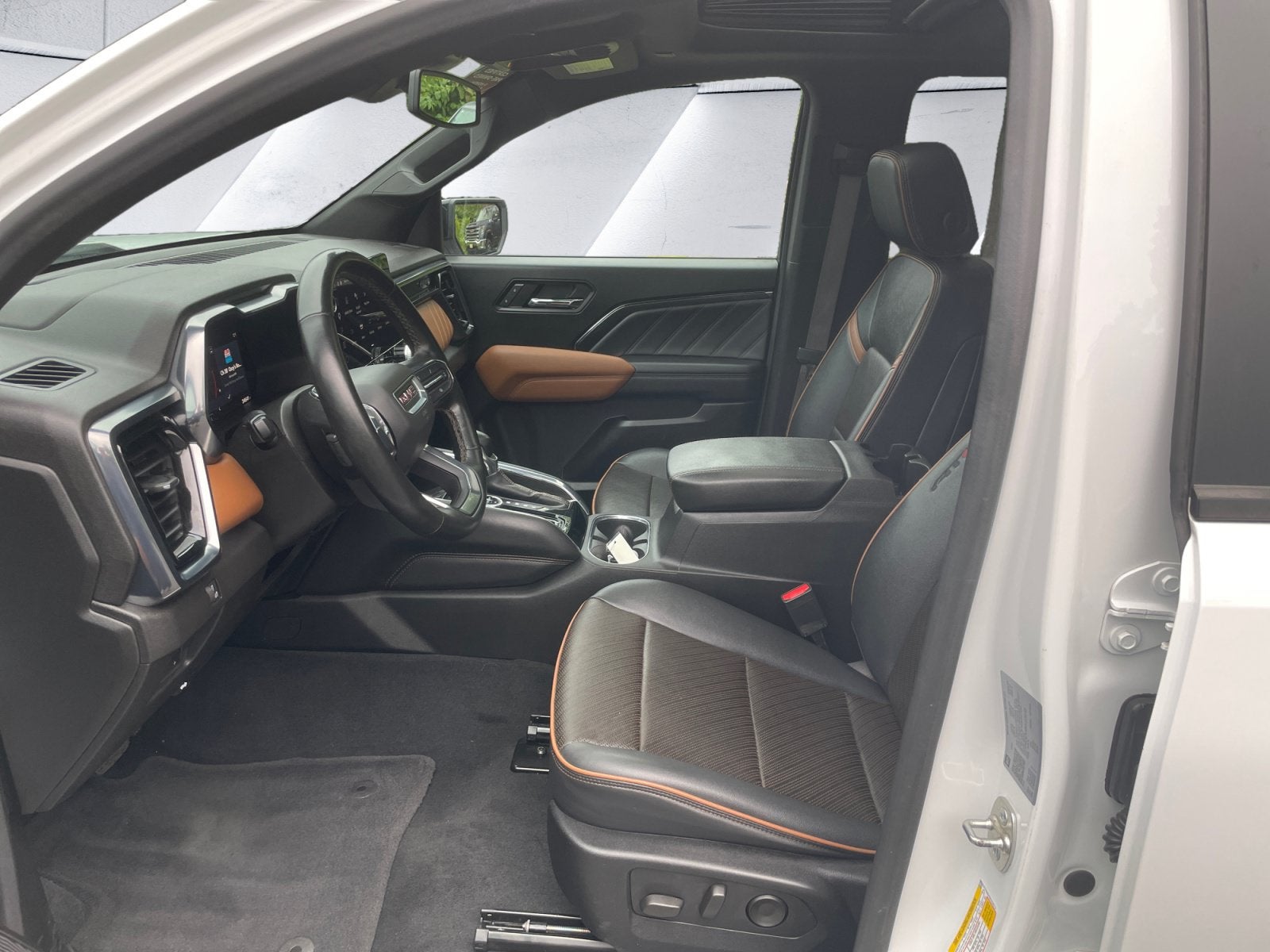 2024 GMC Canyon AT4