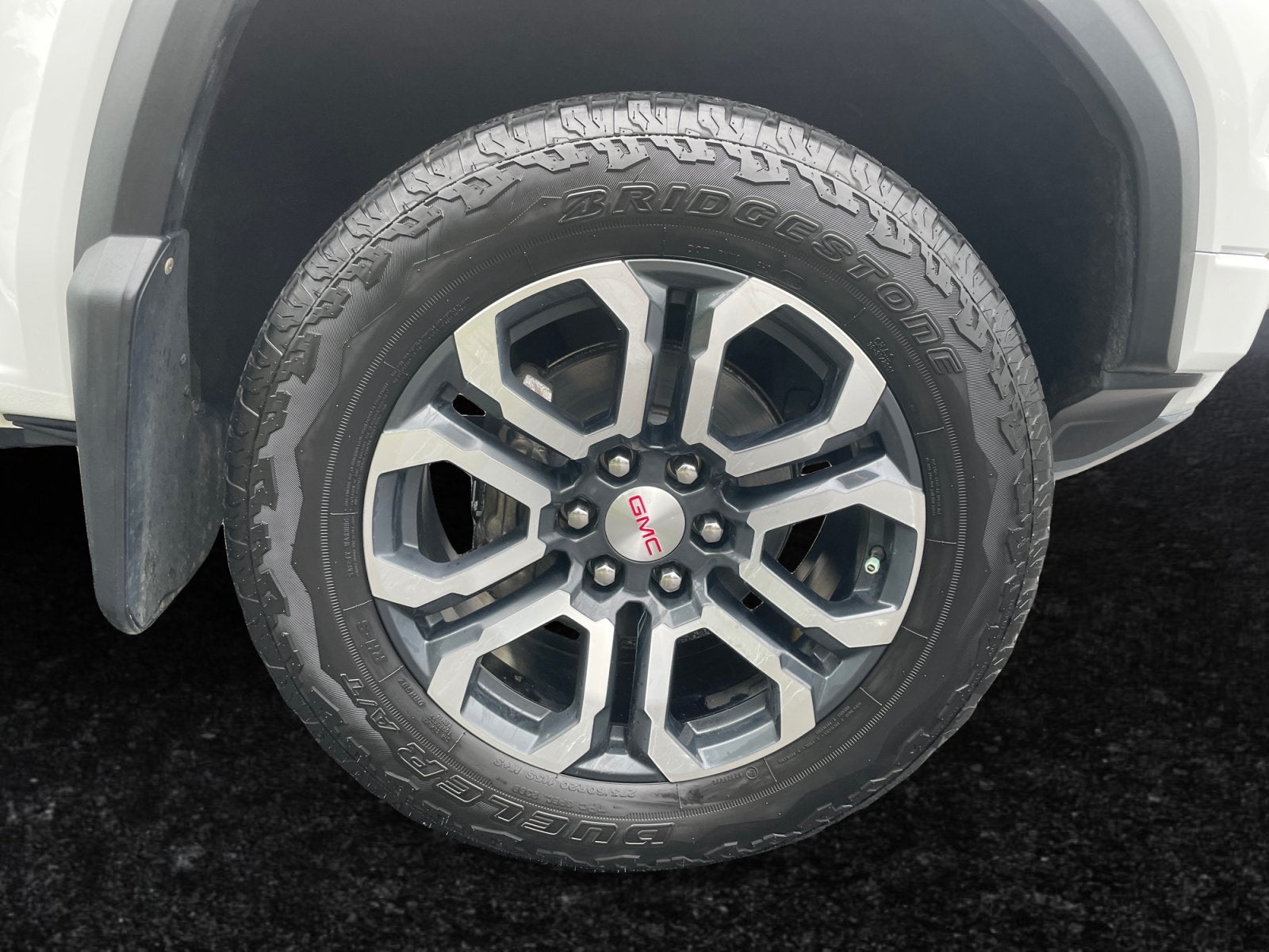 2024 GMC Canyon AT4