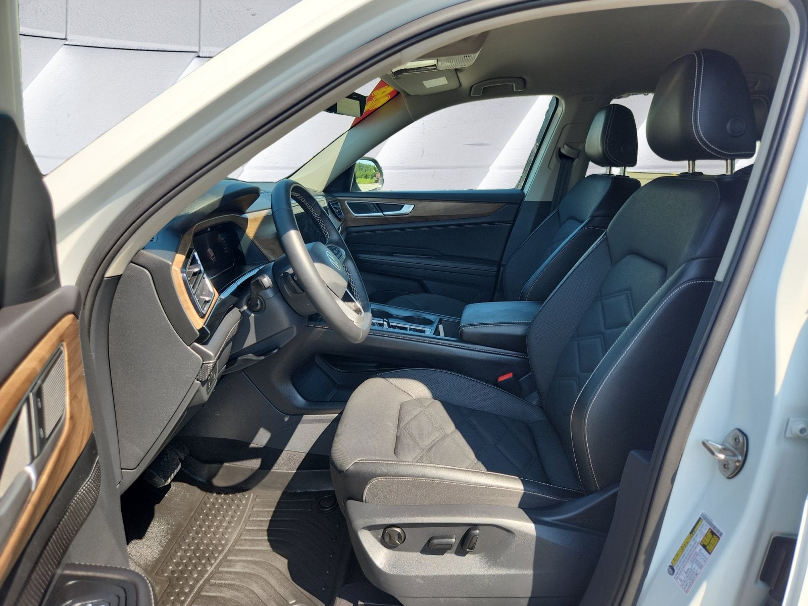 2024 Volkswagen Atlas 2.0T SE