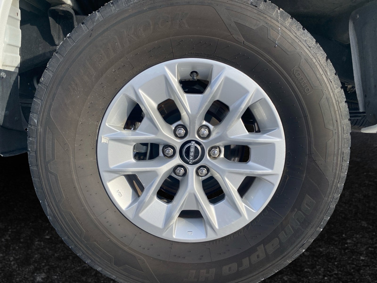 2024 Nissan Frontier SV