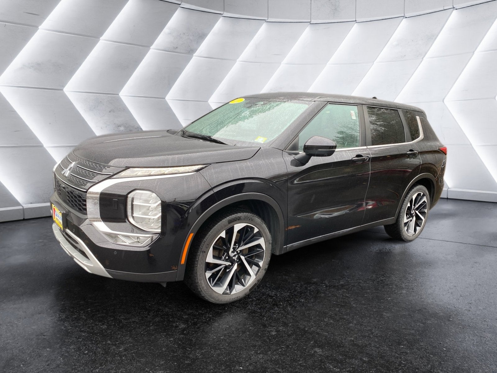 2022 Mitsubishi Outlander Base