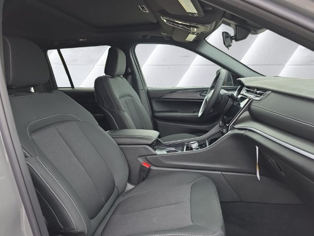 2027 Jeep Grand Cherokee Laredo X