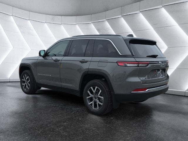 2027 Jeep Grand Cherokee Laredo X