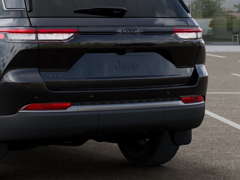 2027 Jeep Grand Cherokee Laredo Altitude