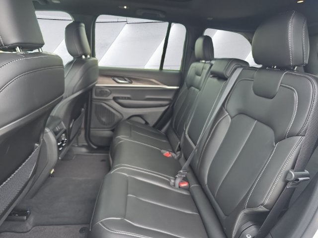 2027 Jeep Grand Cherokee Limited Reserve