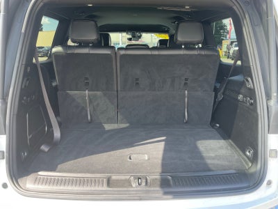 2023 Jeep Wagoneer Base