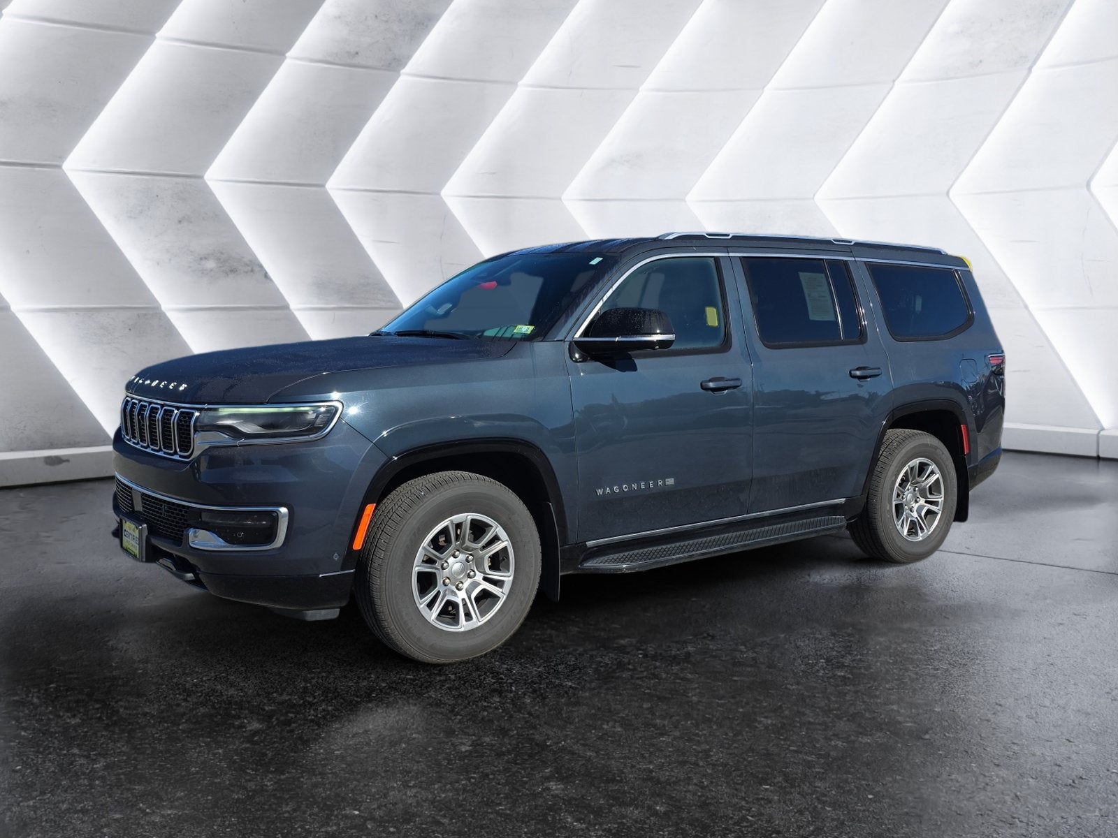 2023 Jeep Wagoneer Base