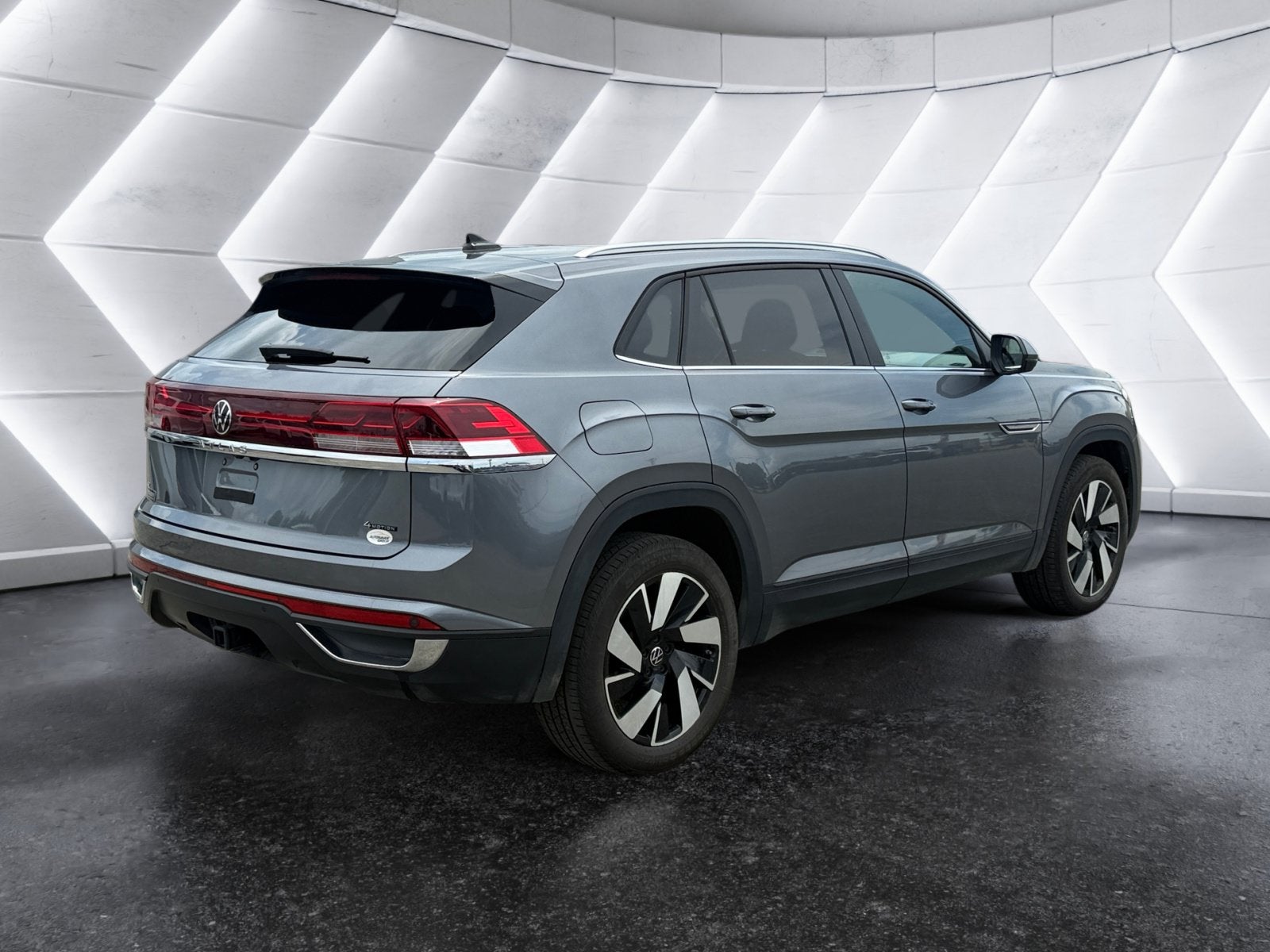 2024 Volkswagen Atlas Cross Sport 2.0T SE w/Technology