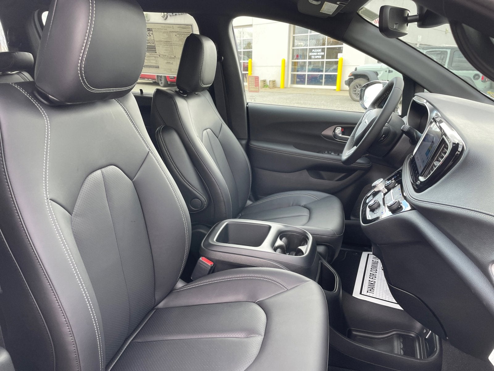 2026 Chrysler Pacifica Select