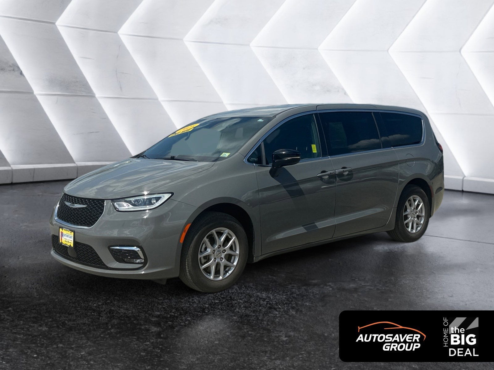 2025 Chrysler Pacifica Select's photo