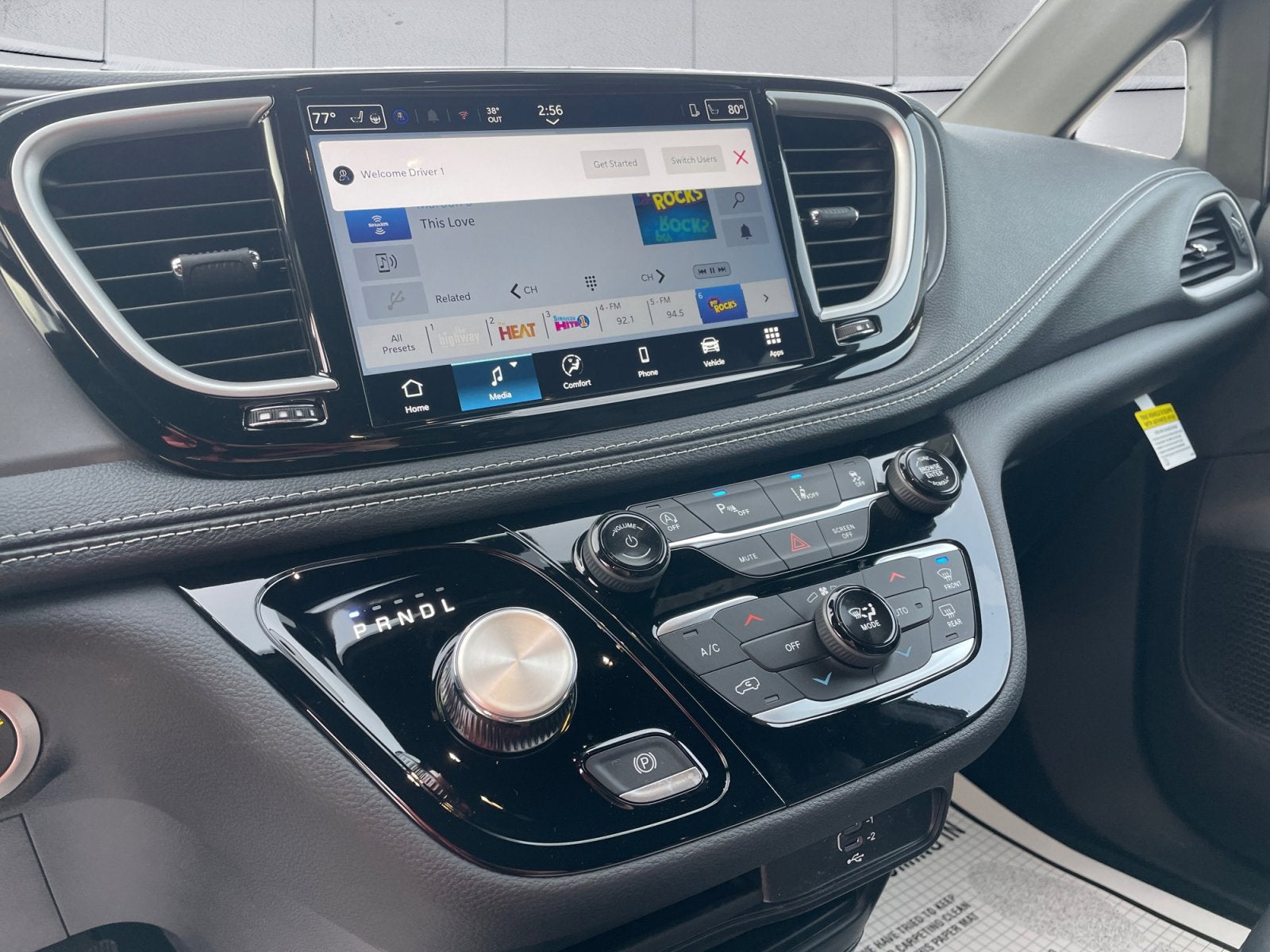 2026 Chrysler Pacifica Select