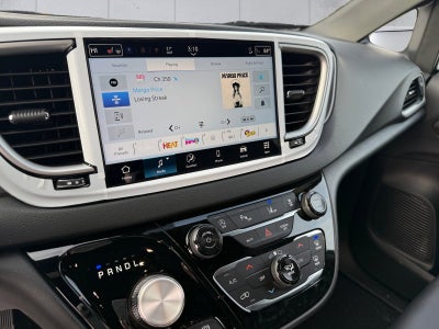 2026 Chrysler Voyager LX