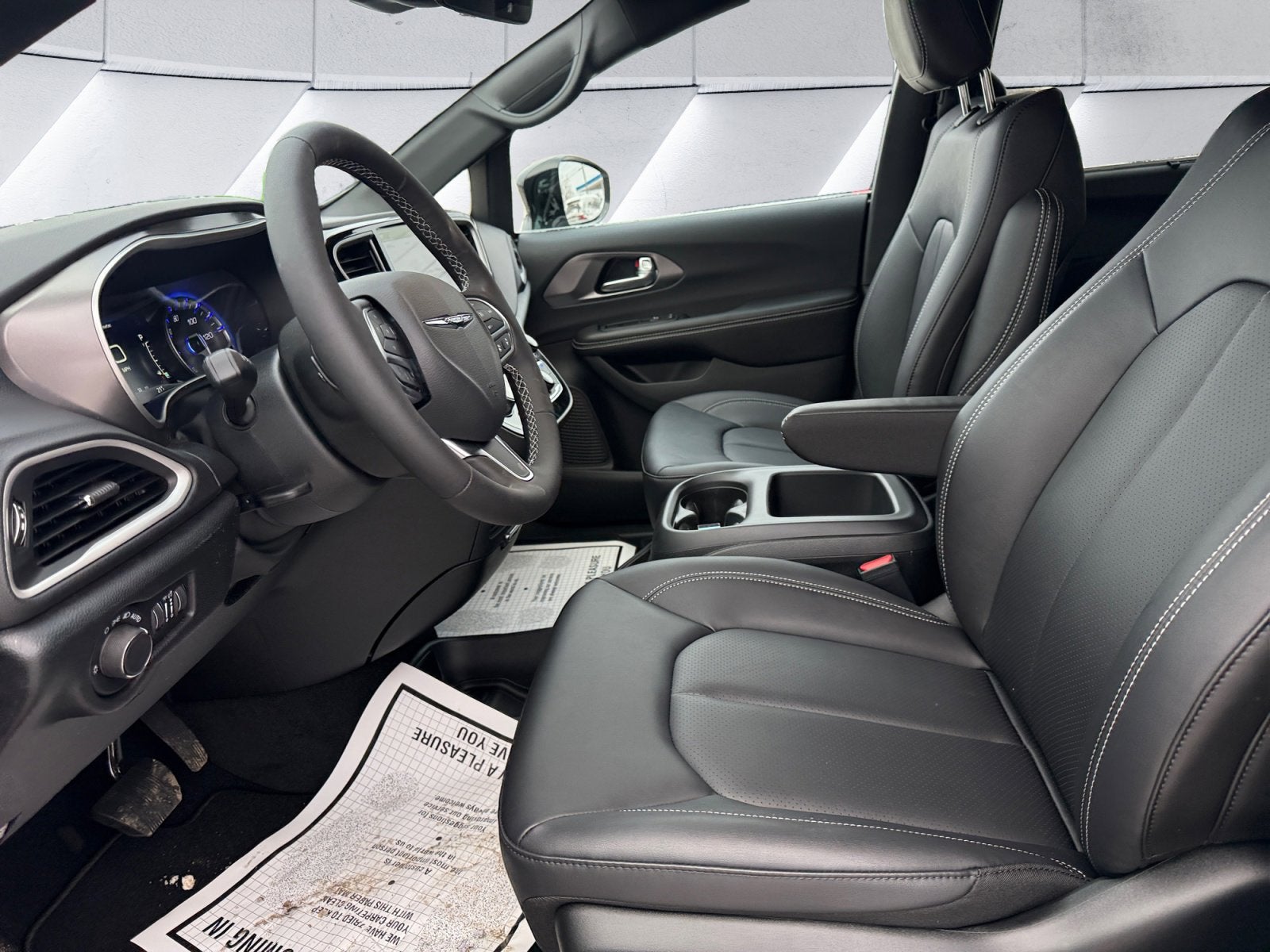 2026 Chrysler Voyager LX