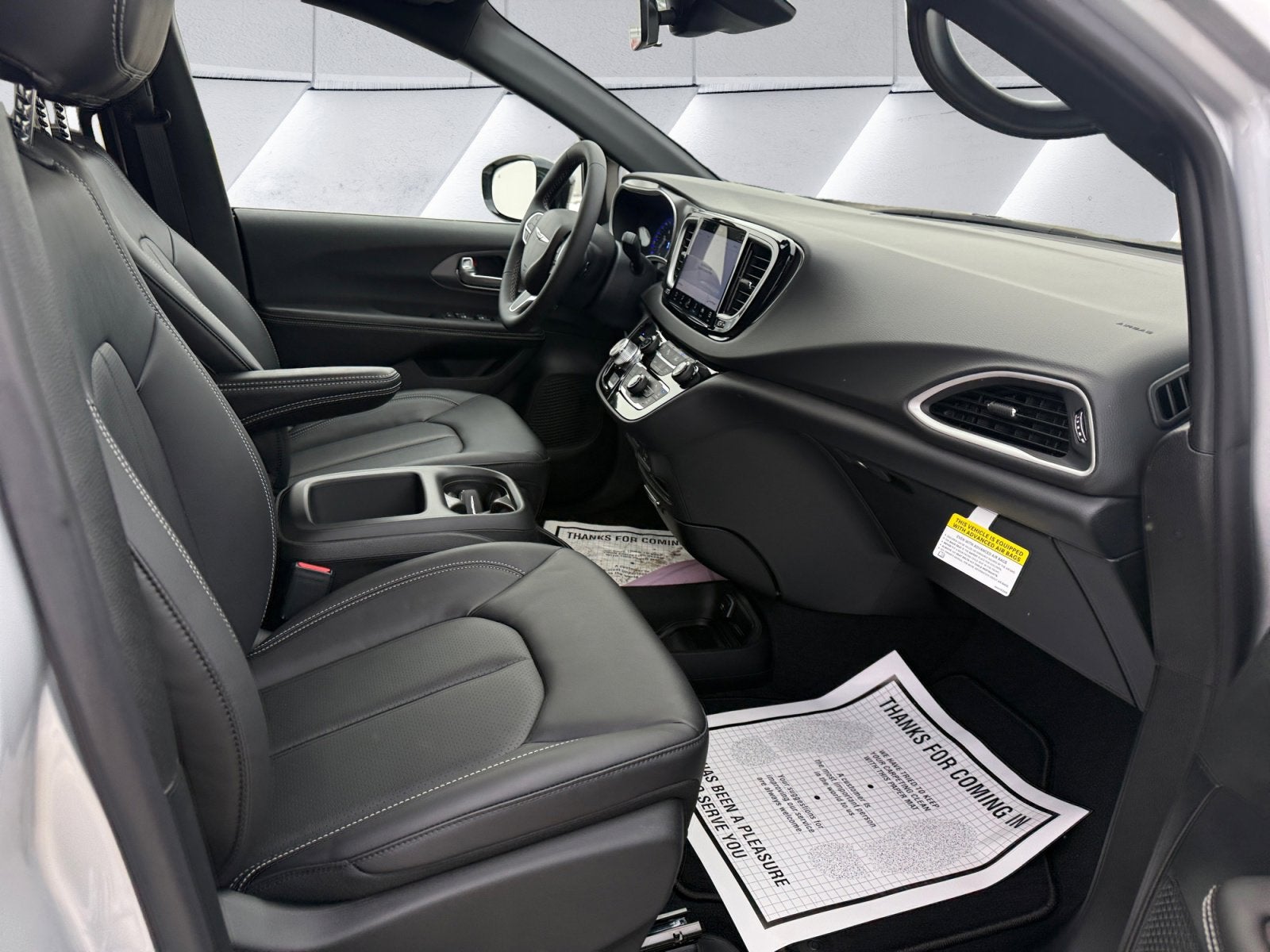 2026 Chrysler Voyager LX