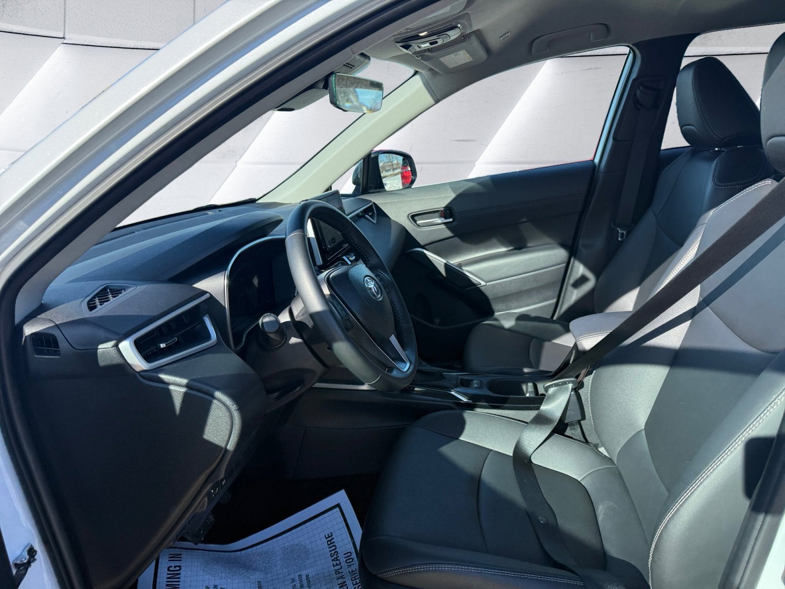 2025 Toyota Corolla Cross XLE