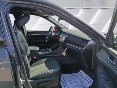 2026 Jeep Grand Cherokee Laredo