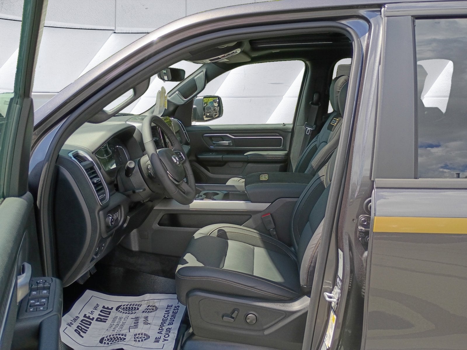 2026 RAM 1500 Big Horn/Lone Star DC650 PACKAGE