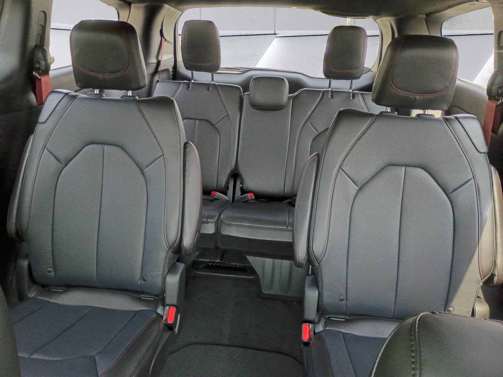 2027 Chrysler Pacifica Select