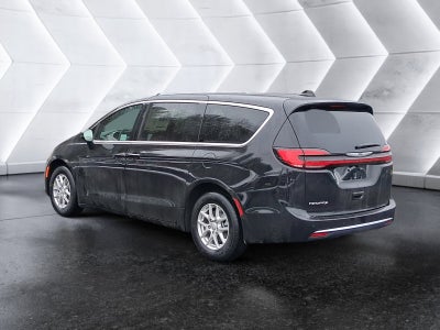 2026 Chrysler Pacifica Select 8 PASSENGER