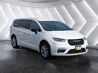 2026 Chrysler Pacifica Select AWD