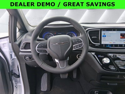2026 Chrysler Pacifica Select AWD