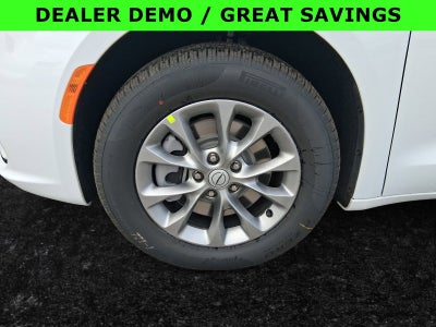 2026 Chrysler Pacifica Select AWD