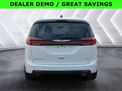 2026 Chrysler Pacifica Select AWD