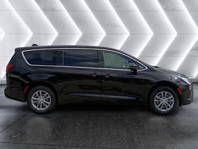 2027 Chrysler Pacifica Select AWD