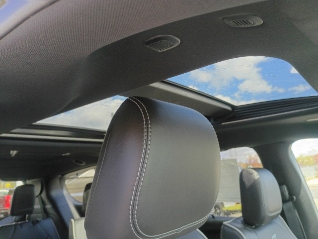 2027 Chrysler Pacifica Limited AWD S
