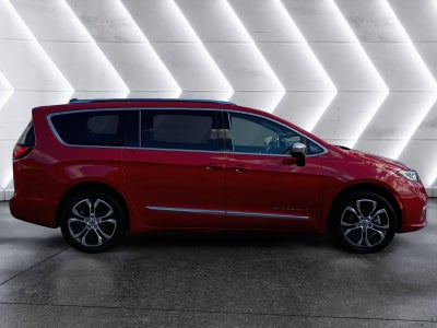2025 Chrysler Pacifica Pinnacle