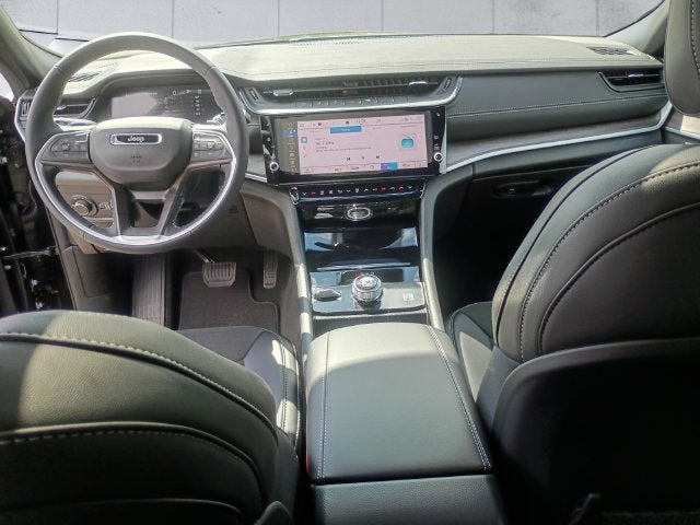 2027 Jeep Grand Cherokee Laredo Altitude