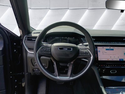 2027 Jeep Grand Cherokee Laredo Altitude