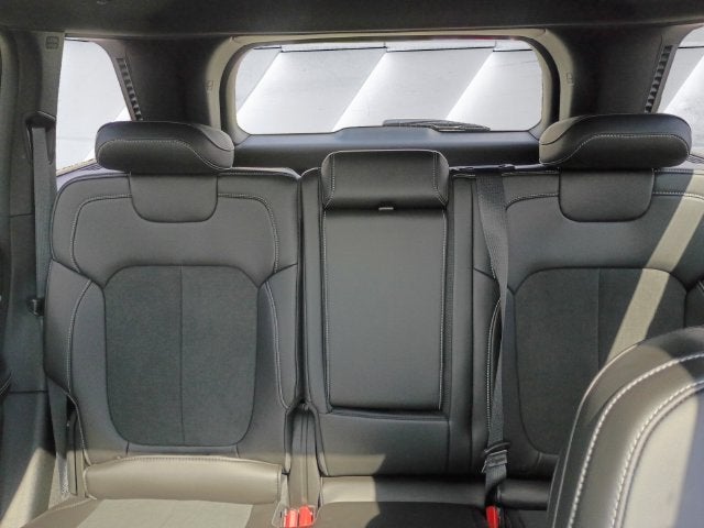 2027 Jeep Grand Cherokee Laredo Altitude