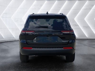 2027 Jeep Grand Cherokee Laredo Altitude